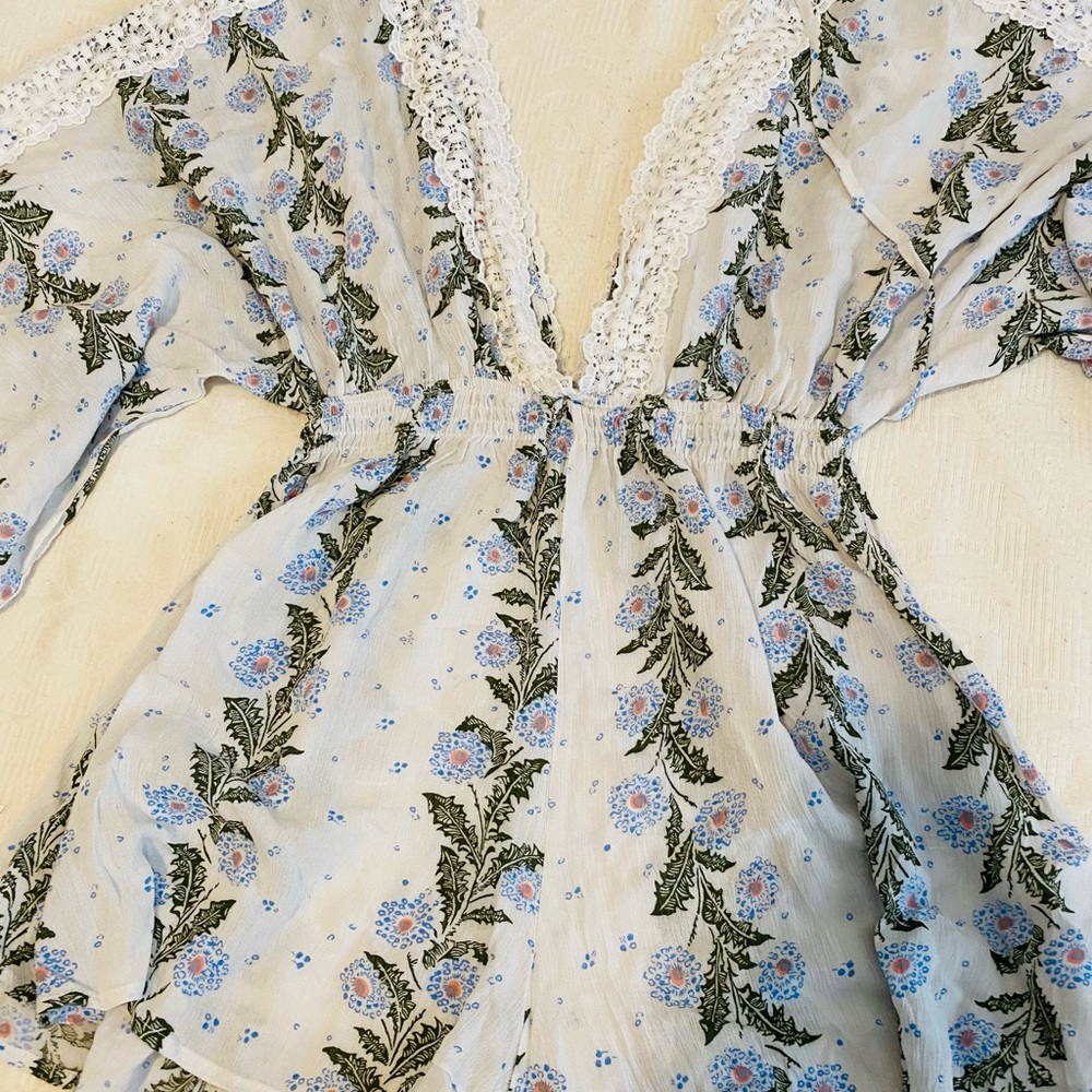 Super Cute Floral White Romper, NWOT, Size 12